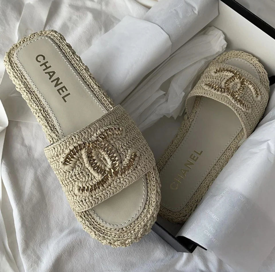 SANDY BEACH SANDALS
