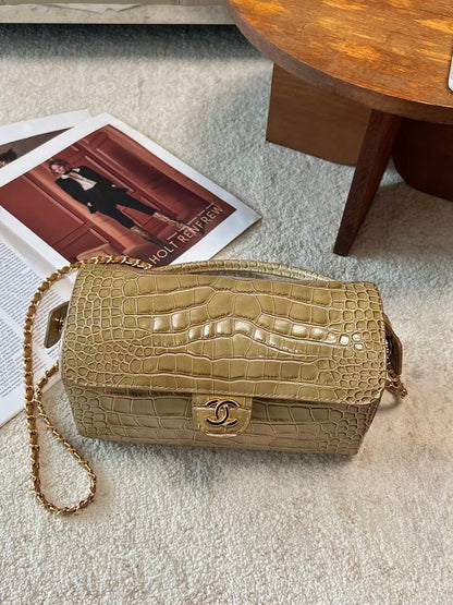 CC POCHETTE CROC