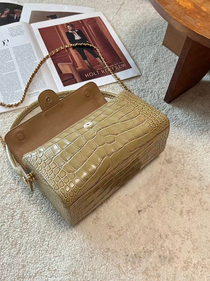 CC POCHETTE CROC