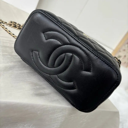 PINK BOX VANITY BAG- MIT SPIEGEL