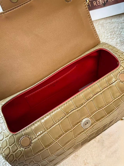 CC POCHETTE CROC