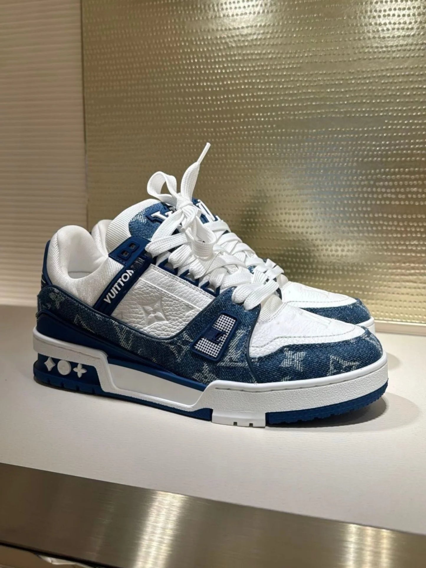 LUVANA SNEAKER