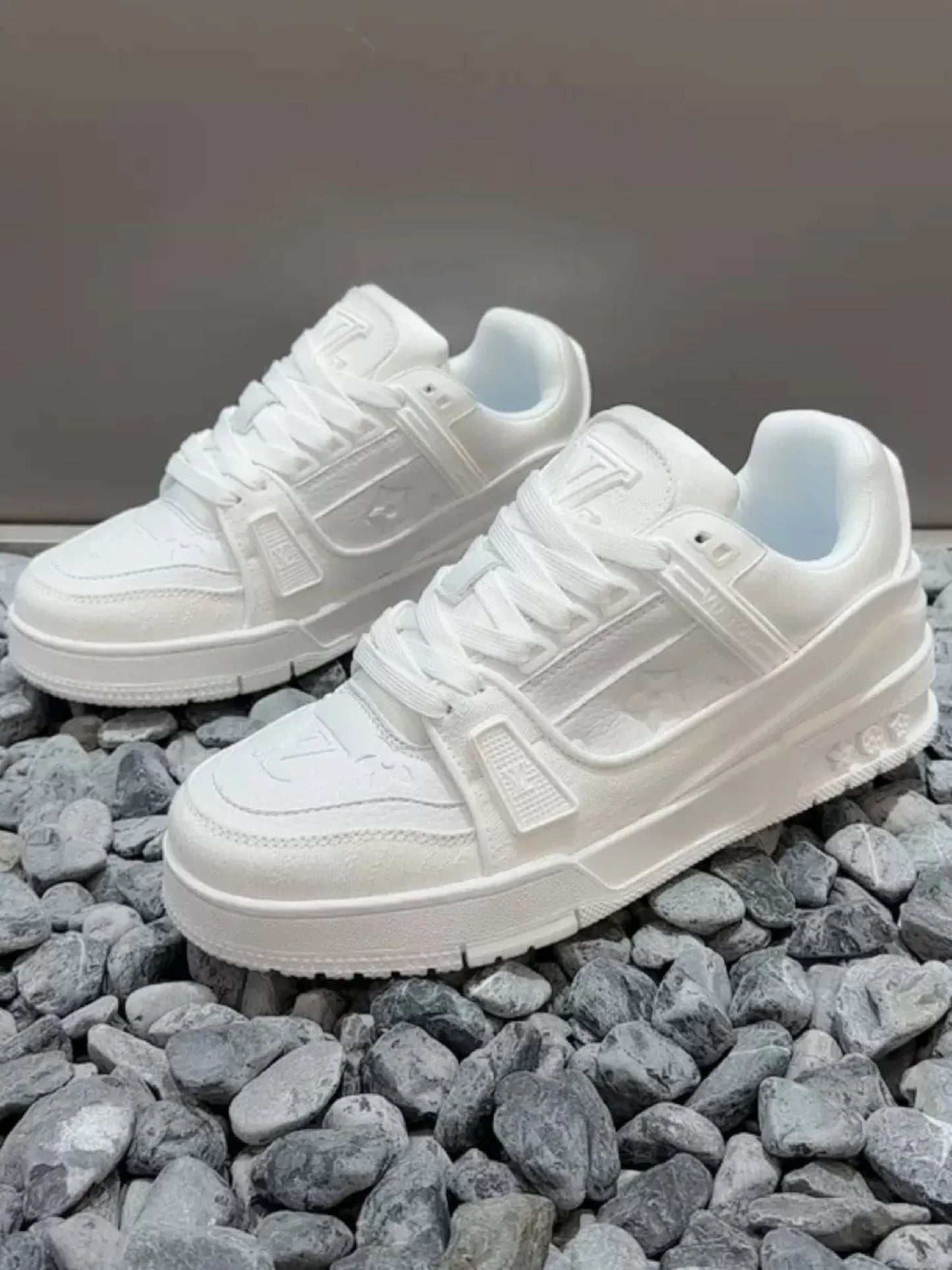 LUVANA SNEAKER