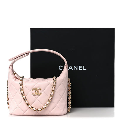 SHINY CAVIAR HOBO CLUTCH