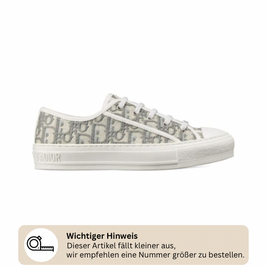 WALKN’ SNEAKER